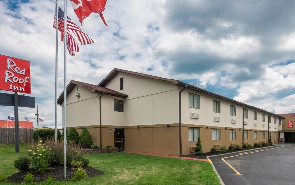 Red Roof Inn Binghamton North image 1
