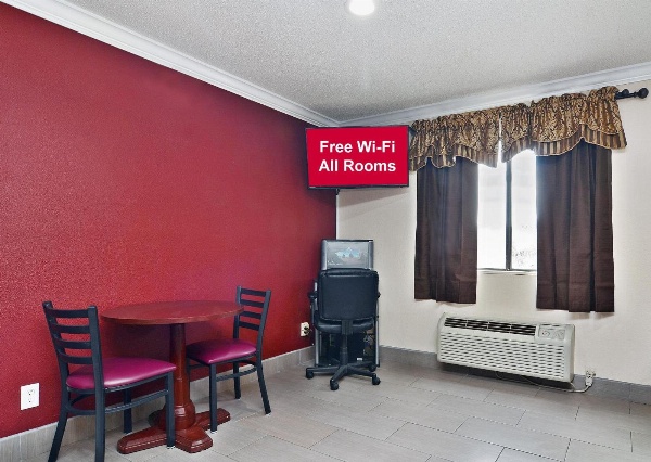 Red Roof Inn Binghamton North image 5
