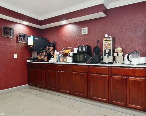 Red Roof Inn Binghamton North image 7